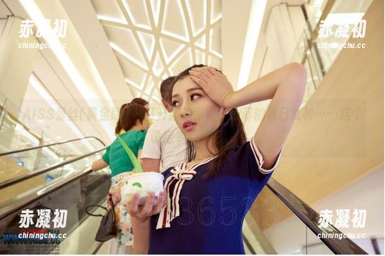 AISS爱丝(黄金版) - 打开新的图包，索菲的秋日女神……这个设定有点意思。