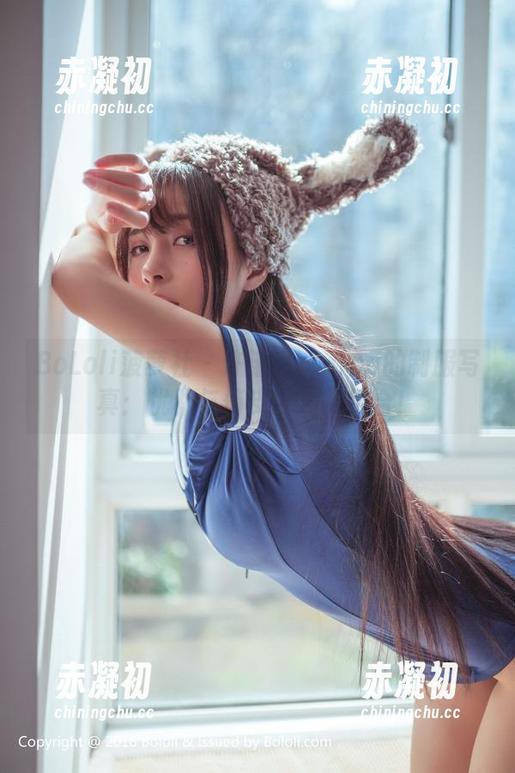 BoLoli菠萝社 - 许诺Sabrina的制服写真：优雅与俏皮的完美结合！