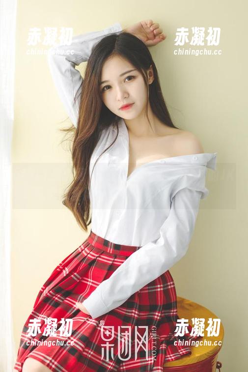 GIRLT果团网 - 更新提醒！萌神妹妹的JK写真集里藏着些不一样的玩意儿。