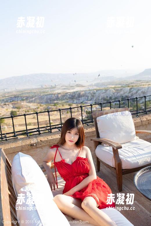 MiStar魅妍社 - 夏倪可ella高清写真，户外的风吹乱了我的发！别问，这是第一次。