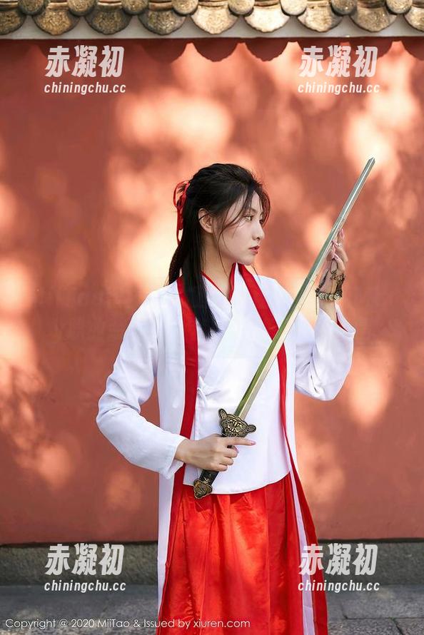 MiiTao蜜桃社 - 工作的魔力：蜜蕊Mary职业装私拍，套图讲述另一种风情