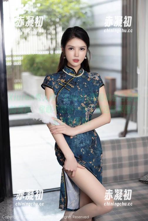 Xiuren秀人网 - Lovely璐璐机会白菜价的美脚，你敢不敢进一步了解这些原图？分享时间到！