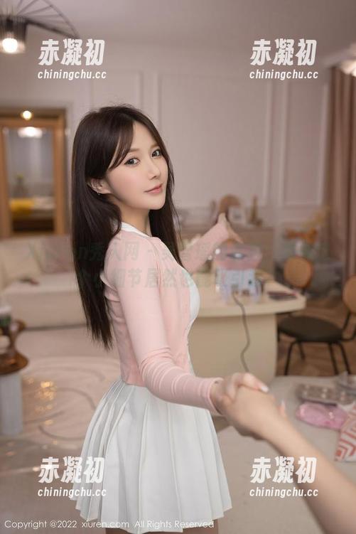 Xiuren秀人网 - 吴雪瑶的私拍：棉袜这个小细节居然也能吸引我？