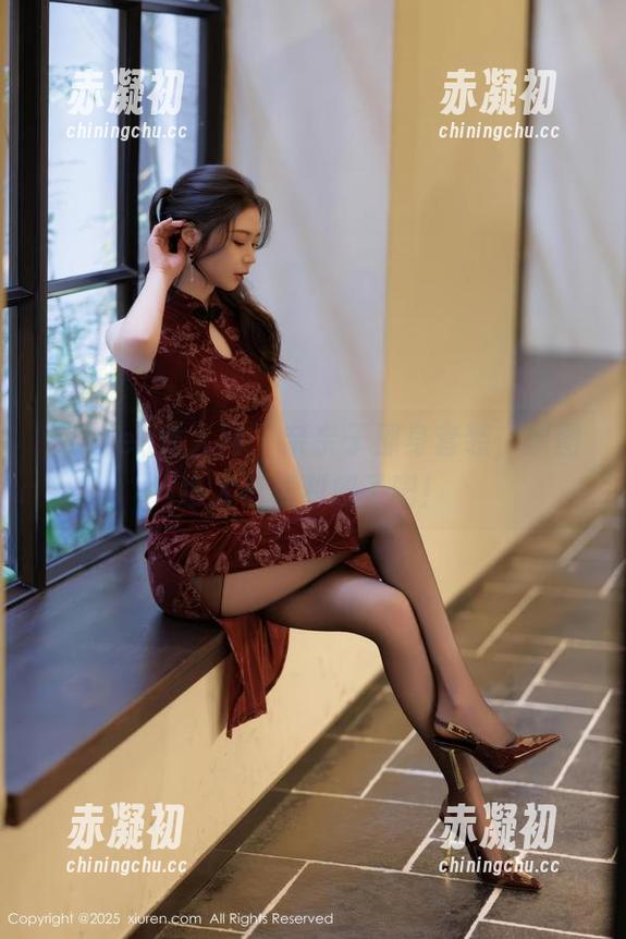 Xiuren秀人网 - 奈奈子那身套装，原图也太有福利感了吧！