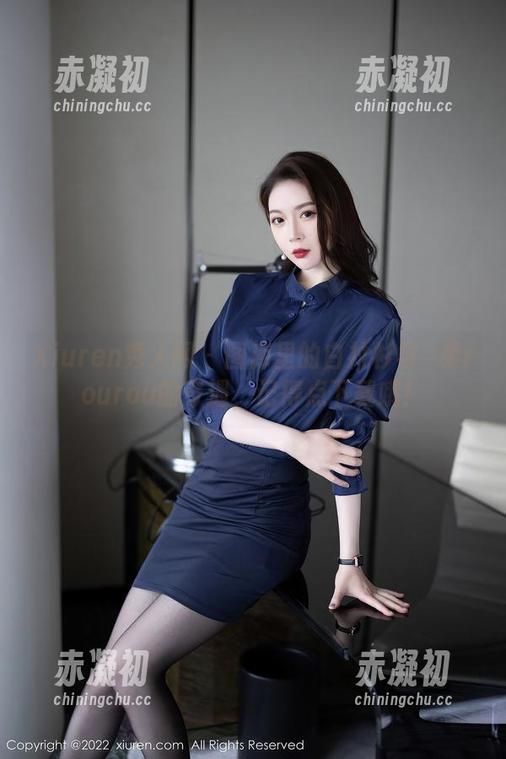 Xiuren秀人网 - 图库里的白衬衫与媃柔rourou的奇遇，记得点下载哦！