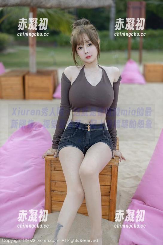 Xiuren秀人网 - 这就是徐微微mia的最新图集，视觉是名菜，配上香喷喷的想象。