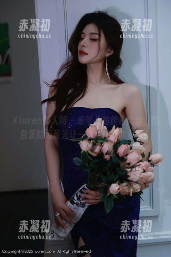 Xiuren秀人网 - 朱可儿的旗袍肉丝，图包里的无圣光让一切变得不太寻常。