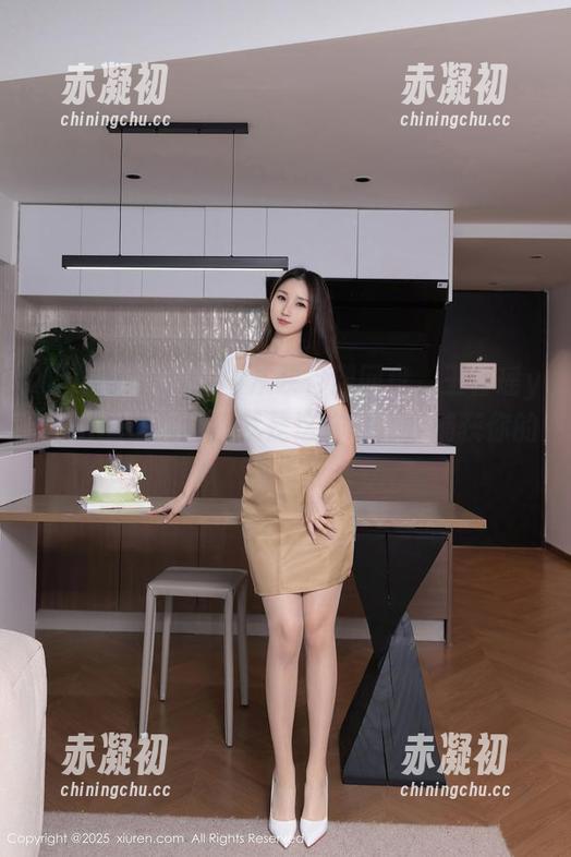 Xiuren秀人网 - 从峡谷到网盘，王馨瑶yanni的袜子合集就是这样一步步捕获你的目光！