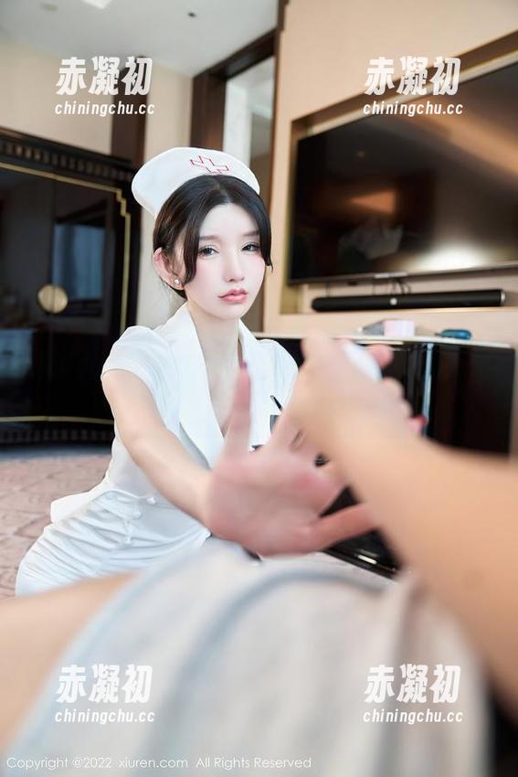 Xiuren秀人网 - 童千艺cara短裤套图，随便一张都能上墙悬赏呢。