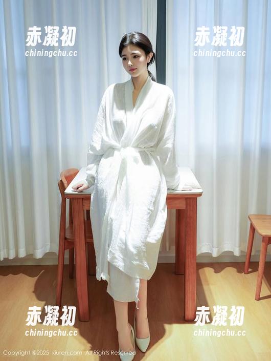 Xiuren秀人网 - 这组写真集，谢忱倬的自拍技术到底在哪儿？好奇！
