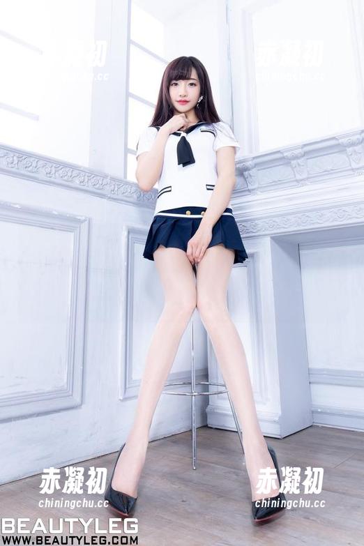 beautyleg - TinaYu的吊带写真，当然不仅仅是穿着而已，更多的是那个让人浮想联翩的姿态。