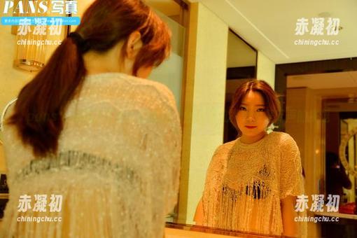 pans - 发现丁丁女王的更新，图片里流露着的是无声的挑逗