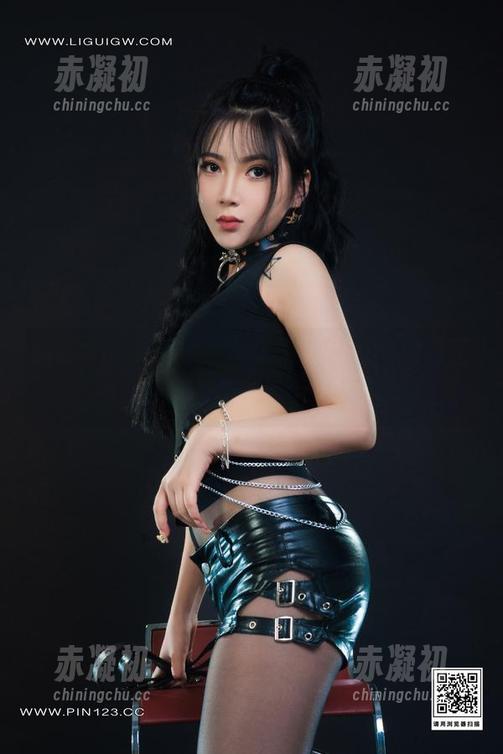 丽柜 - 看！左左的黑白写真，完全没有圣光，只有直击心灵的极简风！