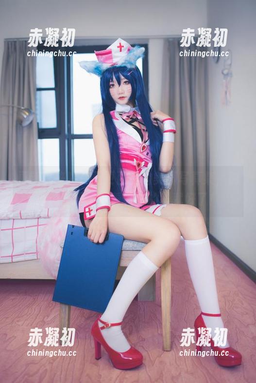 更新又来啦！五更百鬼的美脚写真集，别再说减肥了，看看她的脚就好了！