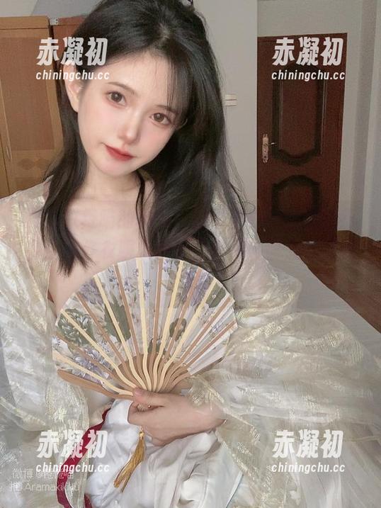 作为倦倦喵的秘书，让整个办公室都沉醉在“这件衣服太美了，我又该请假的时光”里。