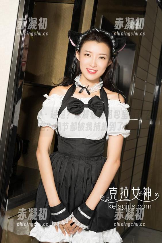 克拉女神 - 瑶瑶？泳装私房图包里有什么秘密？细节都被我捕捉到了！