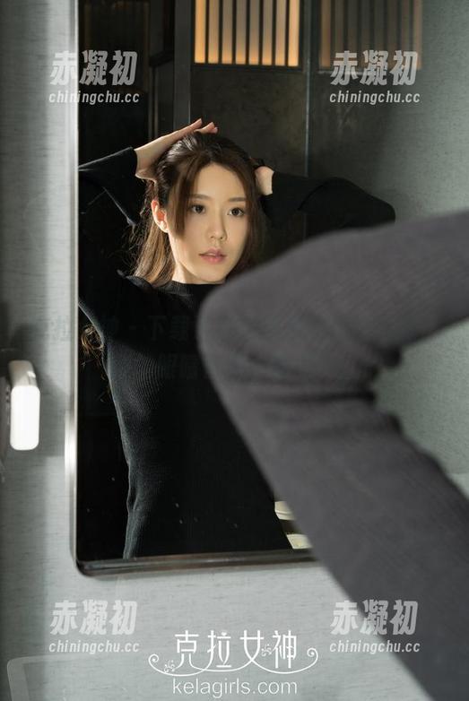 克拉女神 - 下载了这组舒彤的长腿写真，我的眼睛都快不够用了！