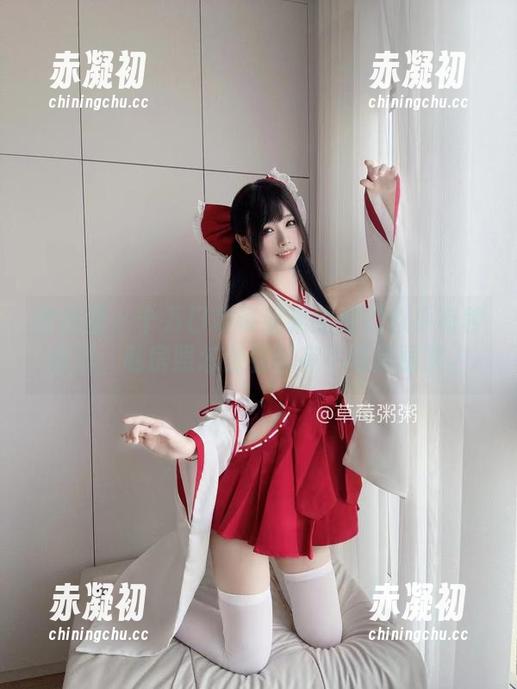 微密圈 - 十万口草莓粥粥的姐姐似乎有种魔力，私房照怎么看都有不同的层次。