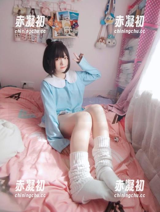 古川kagura的毛衣超短裙：一件这样的造型，准备好你的所有资源了吗？