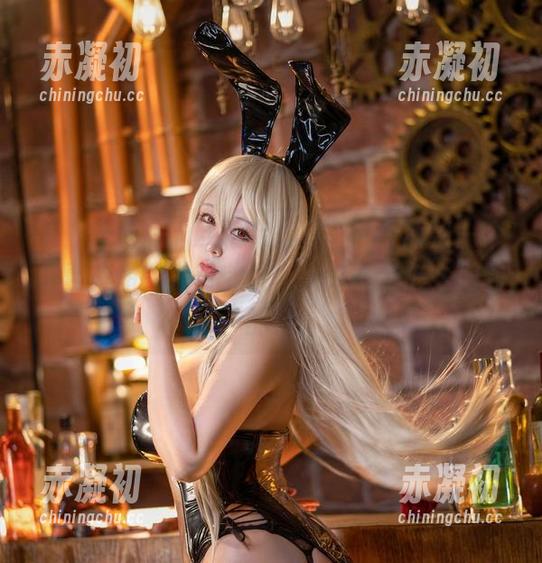 看！咔喵用“欧根亲王赛车服”博出一个免费美图的神奇效果，太好奇了怎么做到的！