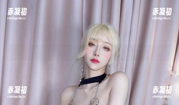 妍宝里的图片如此养眼，啾小妍Deer的秘诀大概是懒得按套路吧。
