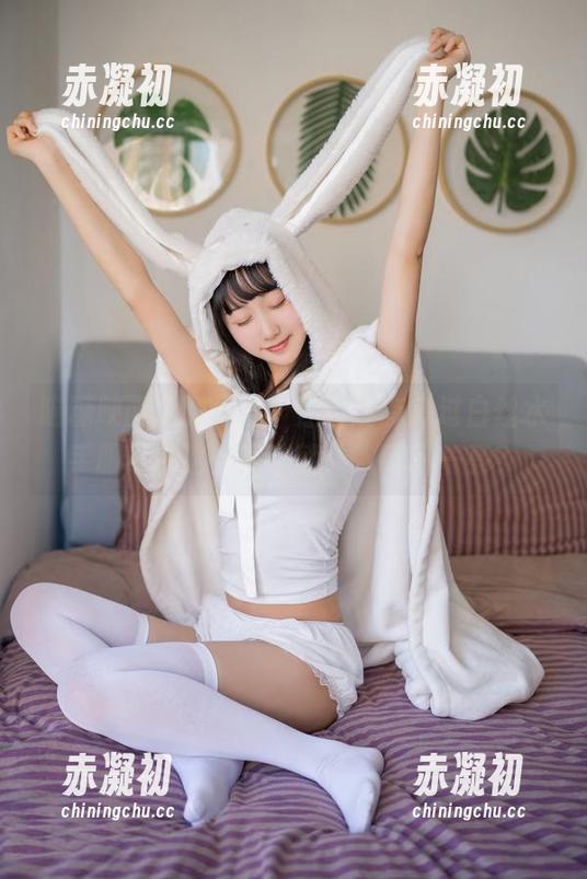 喵糖映画免费作品，你有没有想过白丝水手服可以这么简单就让人眼前一亮？