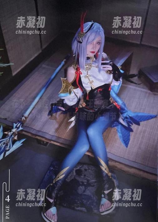 在下萝莉控ii带你看魔王的赛车服，原图中那些耐人寻味的小细节。