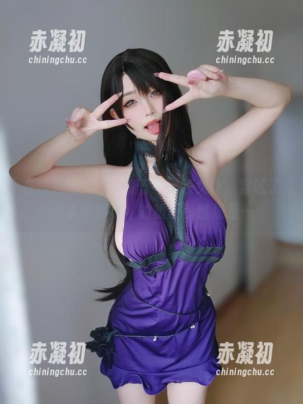 在线目睹女主K的蓝色泳装女仆，尝试了‘水中舞蹈’的极限！结果是…