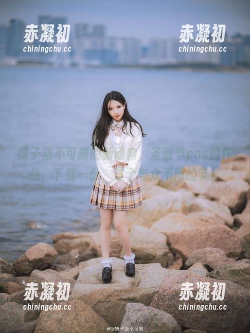 妍子坚不可摧的新动向，圣诞节cos的作品，下载一份，过个与众不同的节！