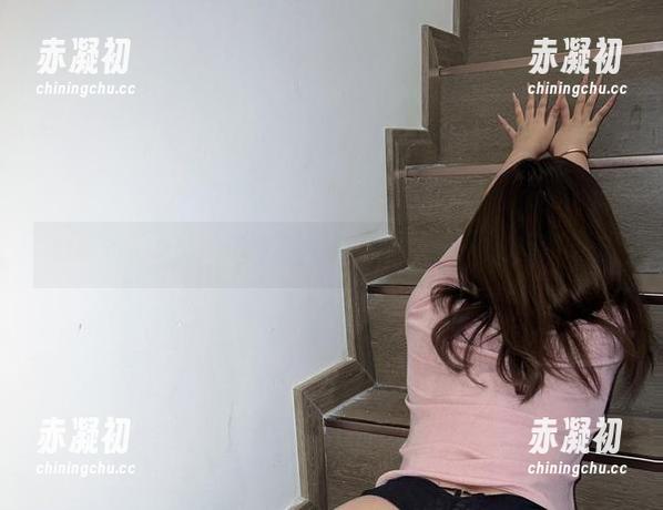 微密圈 - 小优优子油亮合集，整个人在光影里跳动着