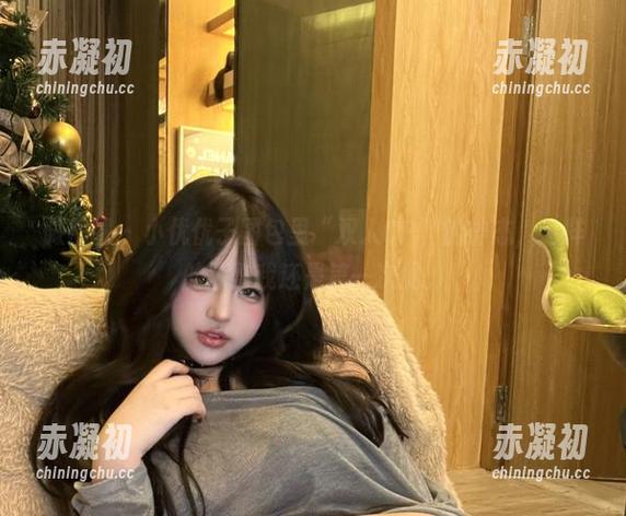 微密圈 - 小优优子图包里“双人CP”的神态，这样的默契我还是第一次见。