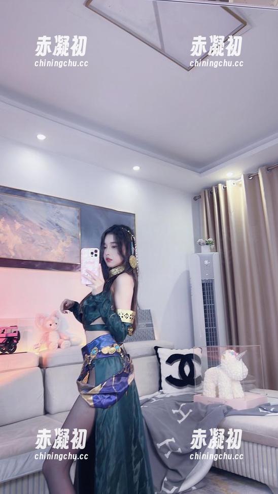 不看小小奶瓶儿全套兔女郎图集，大家是不是还在等哪个流行的神兽出来？