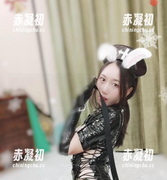 微密圈 - 小玉吃果冻的黑色睡衣精选，别说我没提醒你，容易走神哦