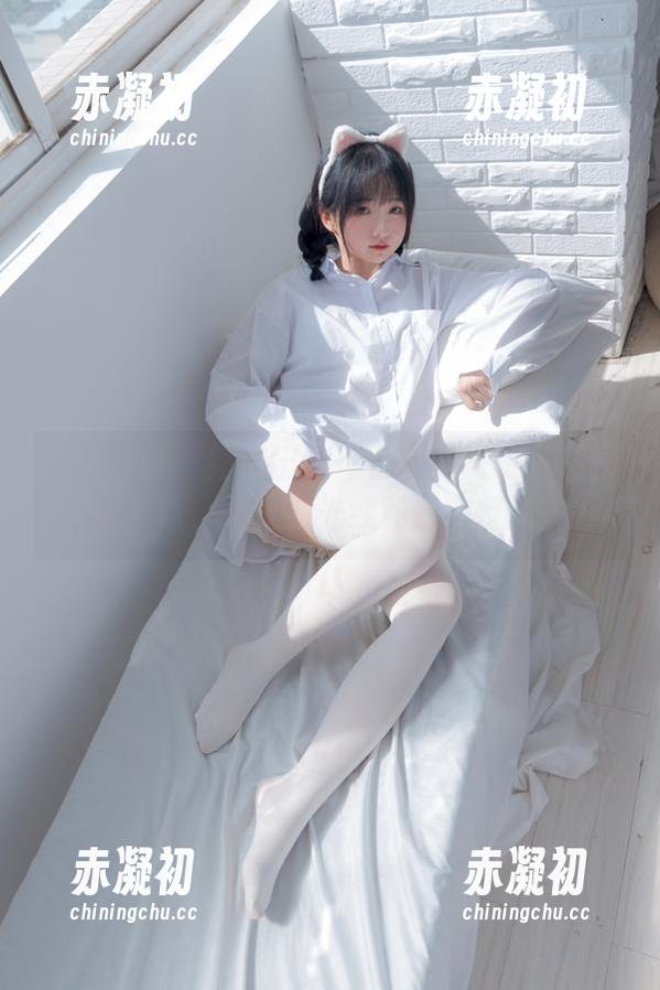 少女秩序 - 新鲜出炉！小鱼的居家萝莉少女更新，柔软的光线和猫的打盹。