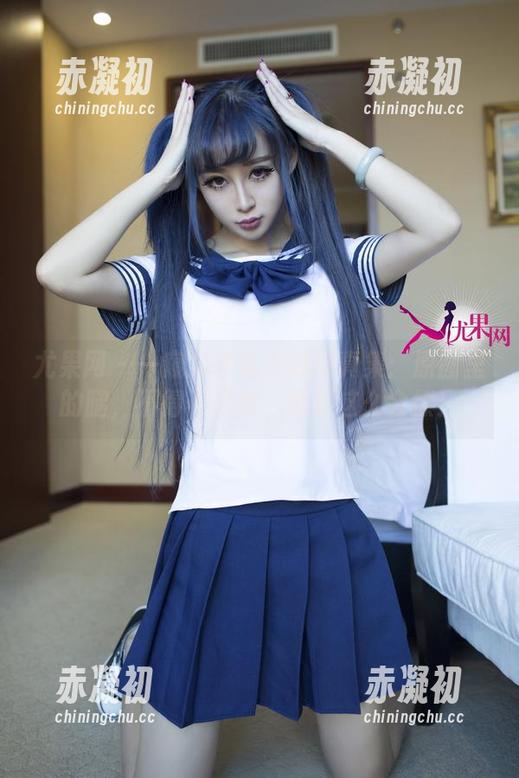 尤果网 - 一窥尤菲儿美脚写真集：原图里的腿，不得不佩服，竟然这么会撩！