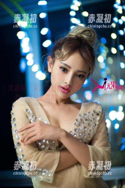 尤果网 - 贝拉的日常麻辣鸡成长记——写真，不只是摆拍，还有厨房的火花！
