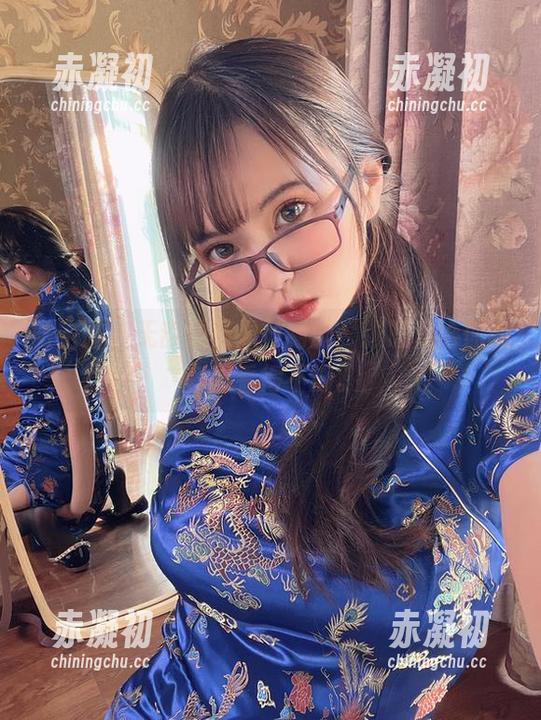 微密圈 - 无敌油亮黑丝制服，张思允给你的套图看得不够。
