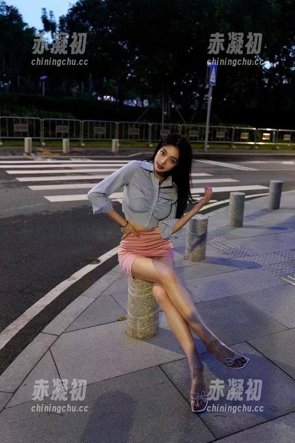 微密圈 - 把徐珺大哥的美腿拿出来晒晒，图片和资源随便翻！谁能拒绝这种诱惑？