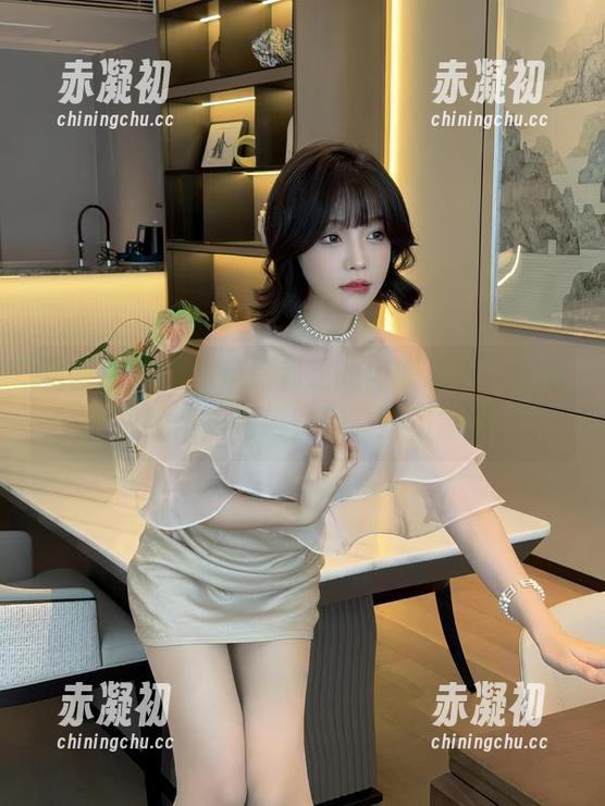微密圈 - 作品是徐莉芝的内衣私拍，今天的思绪不知为何变得有些不靠谱。