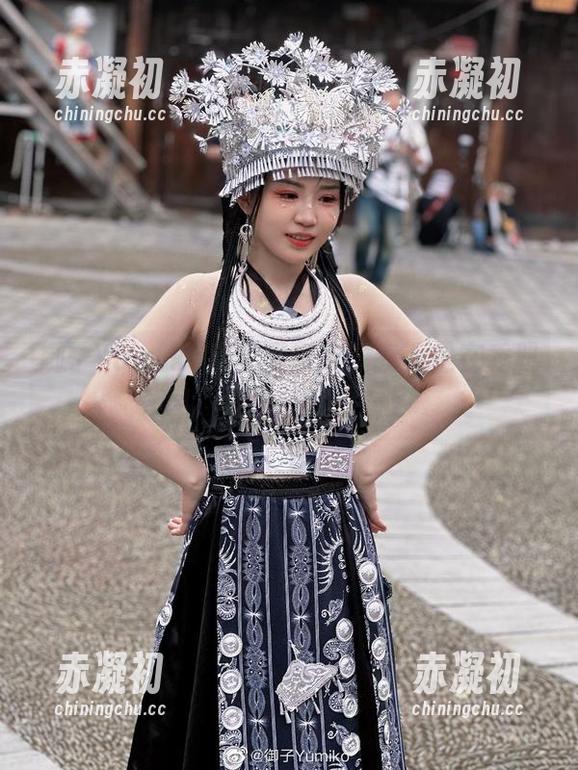 御子Yumiko皮衣写真集：我不是在秀肌肉，但你一定要看！