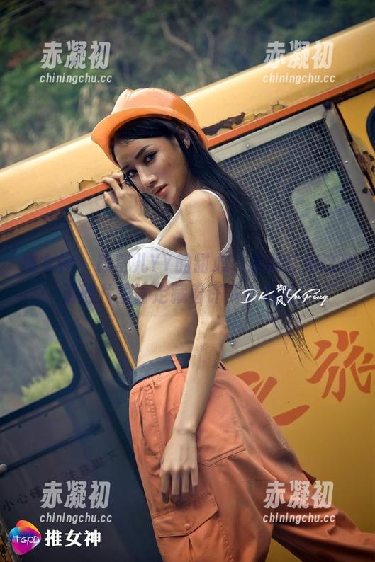 推女神 - 颖莹儿YY的甜心，我敢打赌这高清照片里肯定藏着许多小心思。