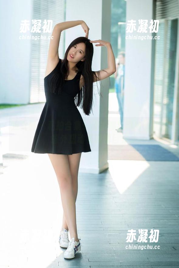 推女郎 - 私拍合集：田芯娜与网袜的邂逅，意外扭动着我的目光。