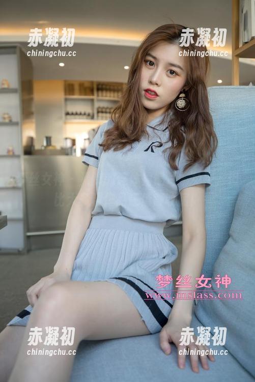 梦丝女神 - 素岚的连体裙照片，免费，但比大多数作品还值得收藏！