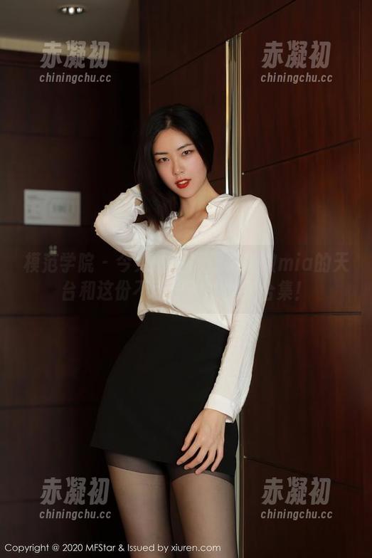 模范学院 - 今天的主题是徐微微mia的天台和这份不可思议的免费合集！