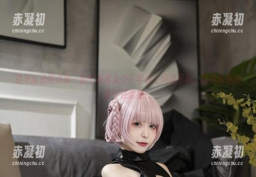 这不就是樱岛嗷一的七草荠女仆？早送上网盘下载，比你昨晚的魇梦还诱惑！