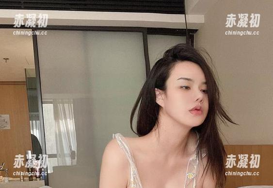 微密圈 - 水蜜桃米米的私房美图，带着夏日的微风，竟然让我有点想多想了！