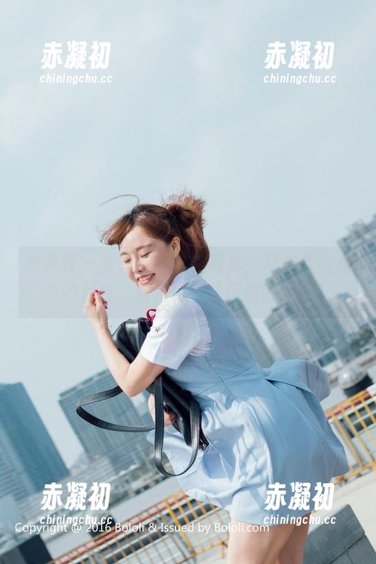 波萝社 - 王语纯的定制写真：马尔代夫是我的后台，努力遮挡住慌张的太阳！