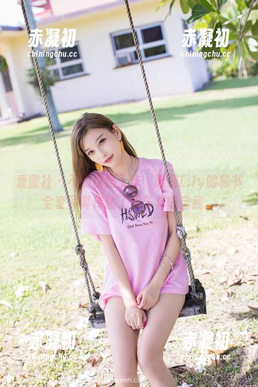 爱蜜社 - 不仅仅是工作，莉莉Lily的秘书全套写真传达了更多样的自我。