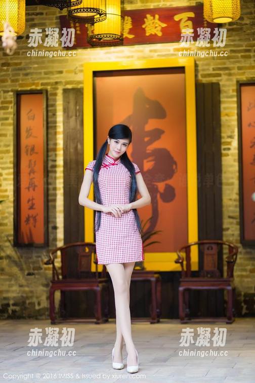 爱蜜社 - 黄乐然的黑白全套：谁说单色不能色彩斑斓？