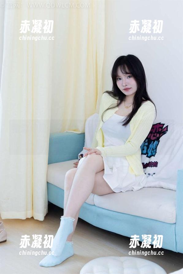 物恋传媒 - 看小竹穿的连衣裙，原图变更新后果然又…